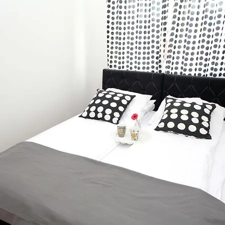 Mila - A Stylish Near Airport شقة *